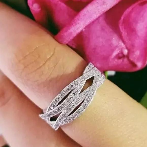 \\NEW\\ETERNITY 925 STERLING SILVER RING - Picture 2 of 4